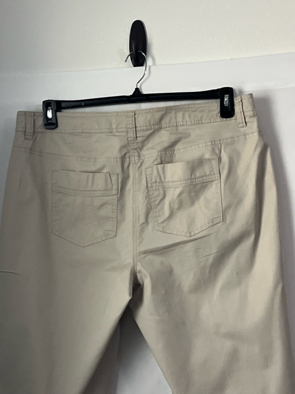 Style & Co. Cute Beige Bermuda Shorts with Stud Accents, Size 16W - Picture 8 of 12